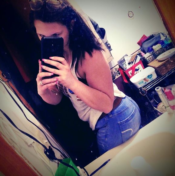 Meet your Posher, Shiann - Picture 1 of 1